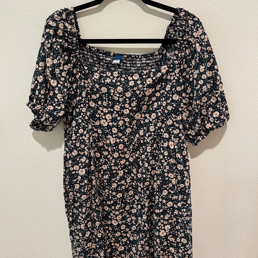 PUFF SLEEVE FLORAL DRESS